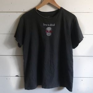 “love is blind” tee